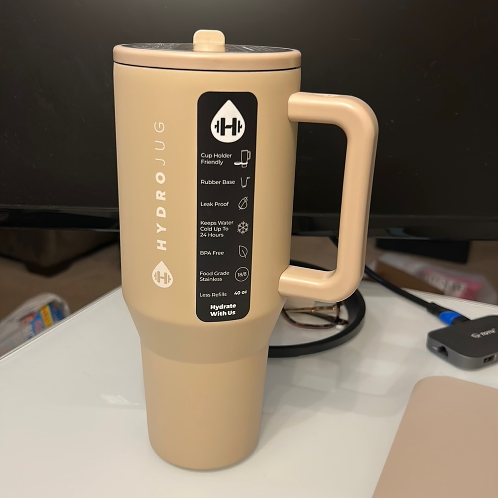 NEW Hydrojug Traveler 40oz in Tan
